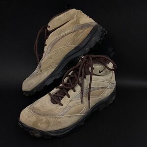 Nike ACG - Women’s Sz 8 -Brown Hiking Trail Outdoor Ankle Boots- 931101Y3 - VTG